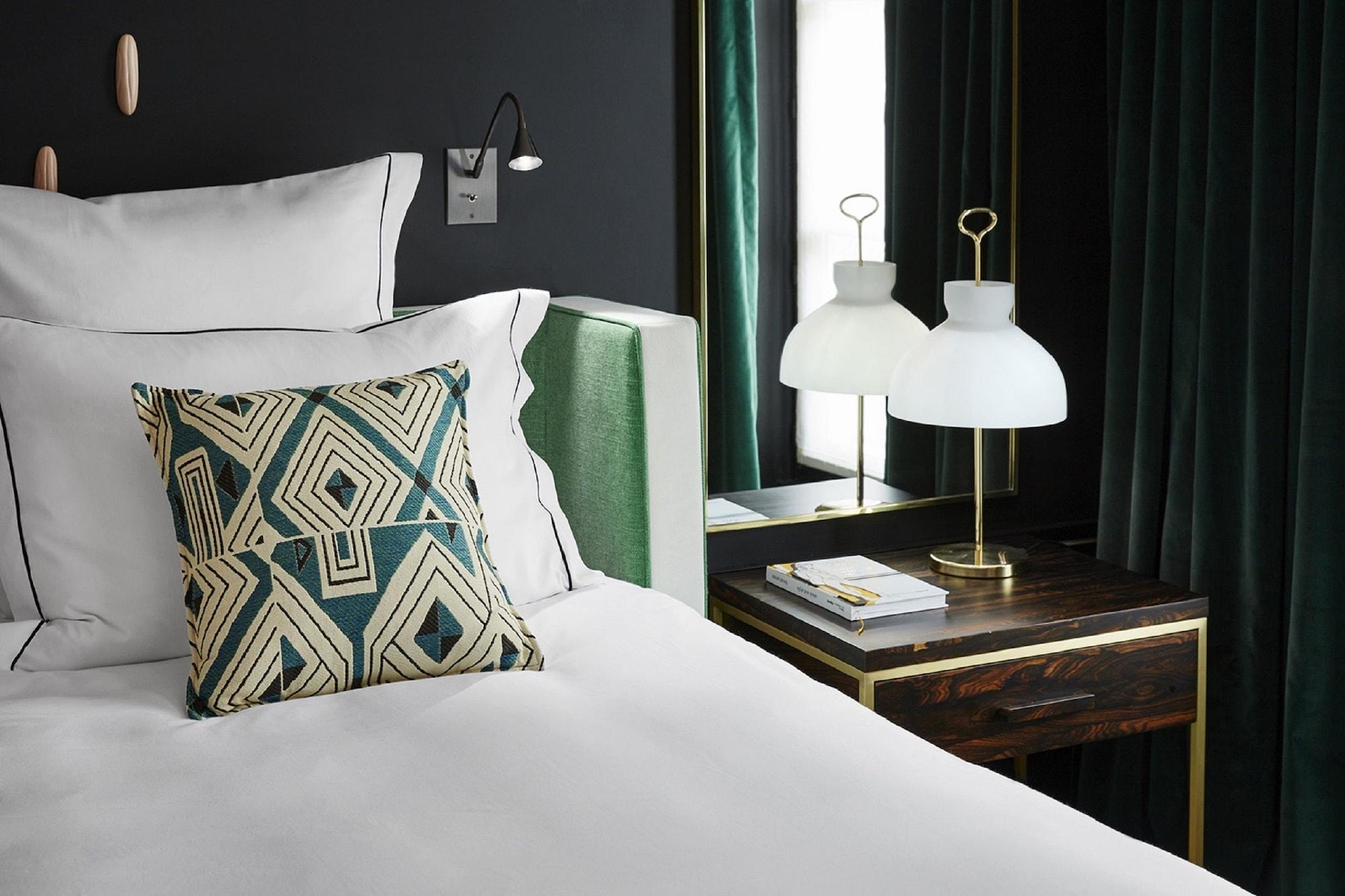 Hotel Le Roch & Paris